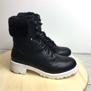 Mia Jeremy womens Faux fur Black Zip Up boots Size 6M